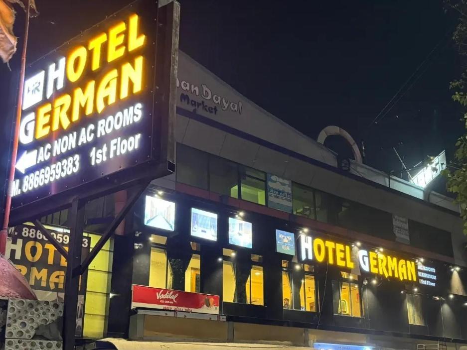 Hotel New German Ahmedabad Esterno foto