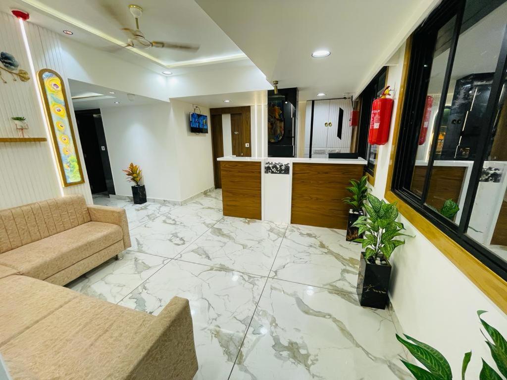 Hotel New German Ahmedabad Esterno foto