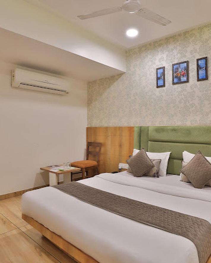 Hotel New German Ahmedabad Esterno foto